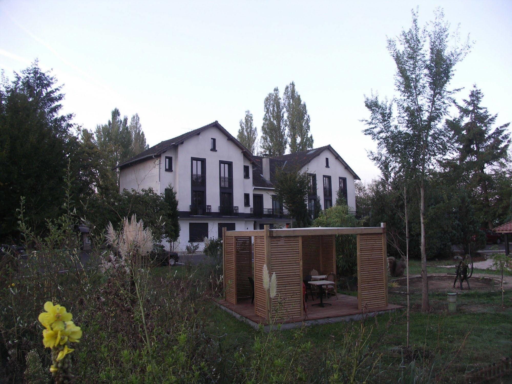 Logis - Hotel Restaurant La Mire Vierzon Exterior foto